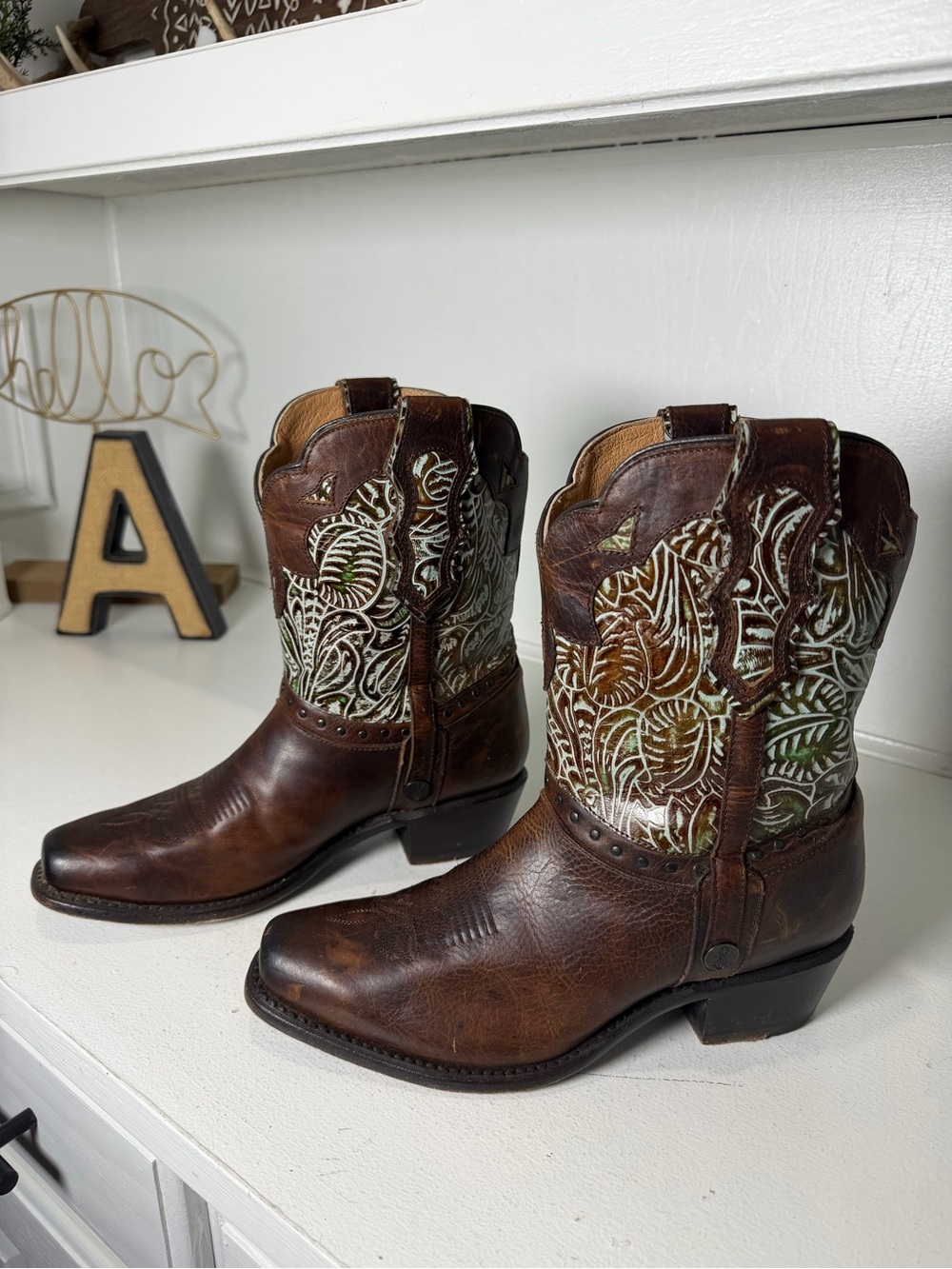 Sonora Womens 7.5B Brown Leather Tooled Cowboy Boots Western Short Studded